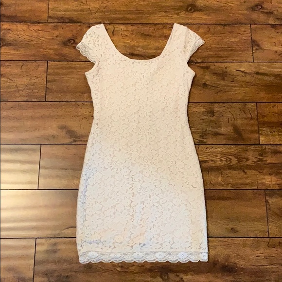 H&M Dresses & Skirts - Lace Bodycon dress